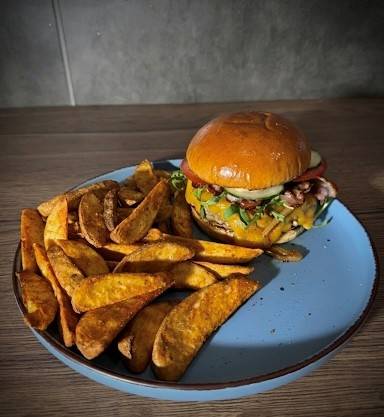Classic Bacon and Cheese Burger