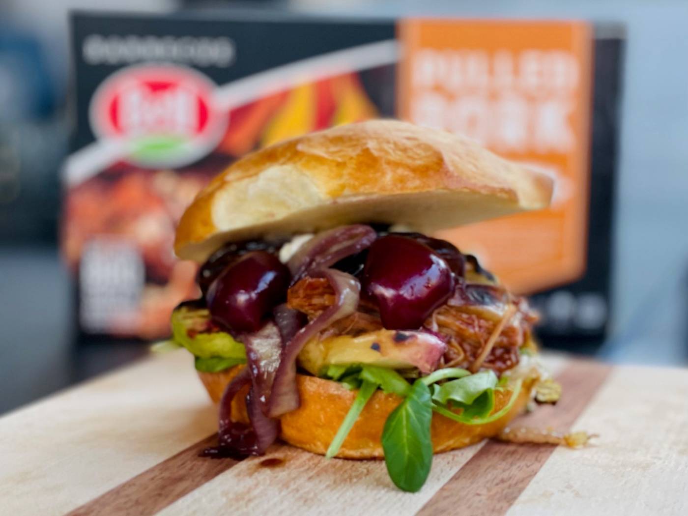 Pulled Pork Burger mit Zwiebeln