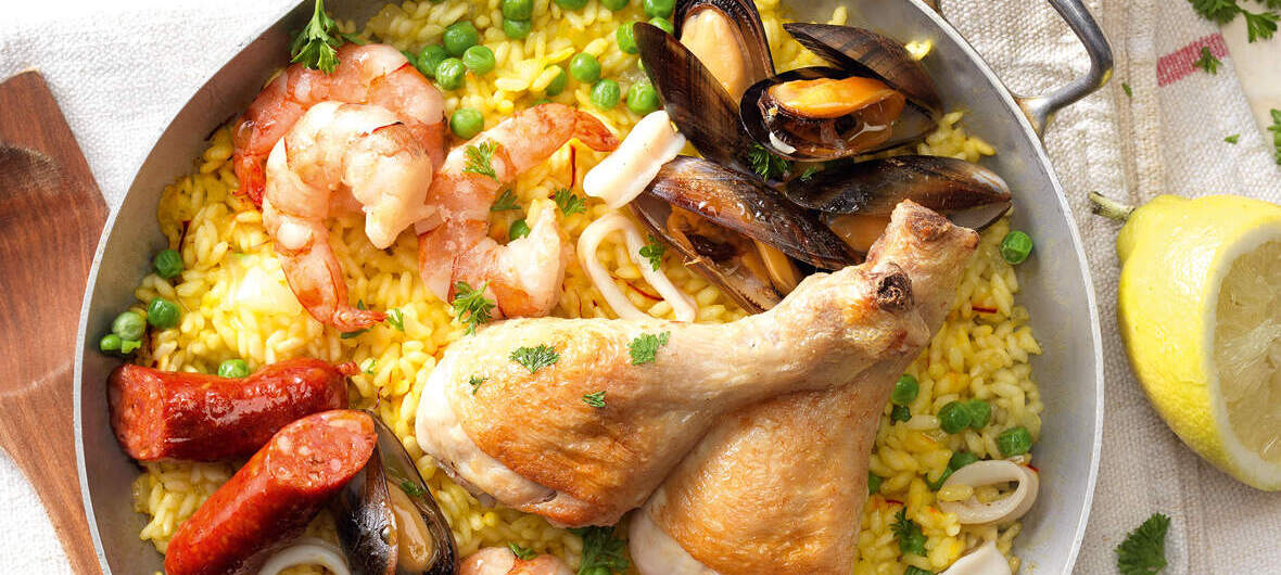 Paëlla au chorizo, cuisse de poulet et fruits de mer