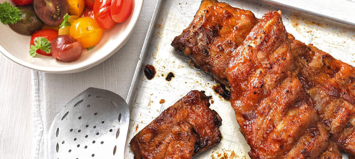 Spare Ribs au ginger ale et salade de tomates