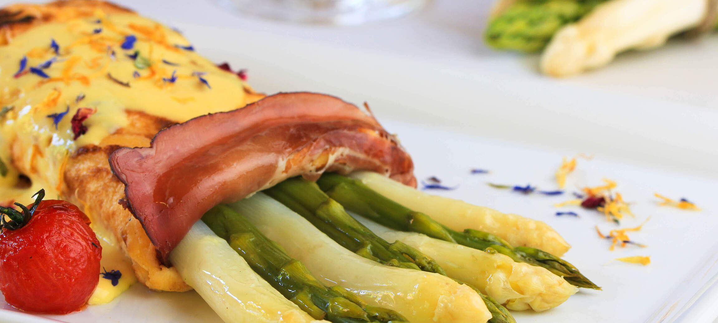 Crêpes gratinées au jambon et aux asperges