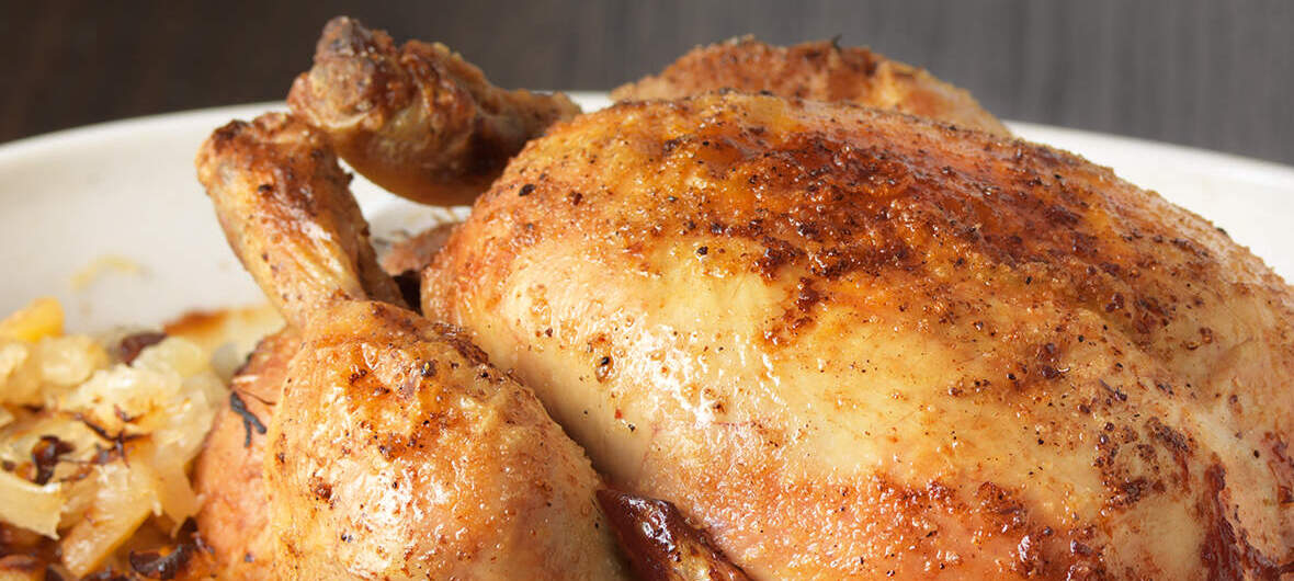 Poulet farci à la choucroute, aux pommes et aux pommes de terre